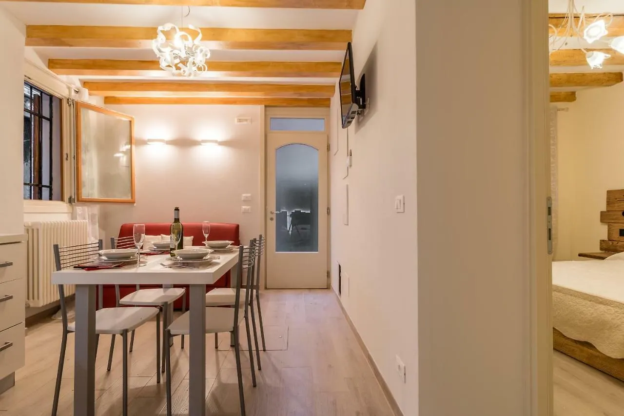 Apartment Bragora 3524 Between San Marco And Biennale Venice